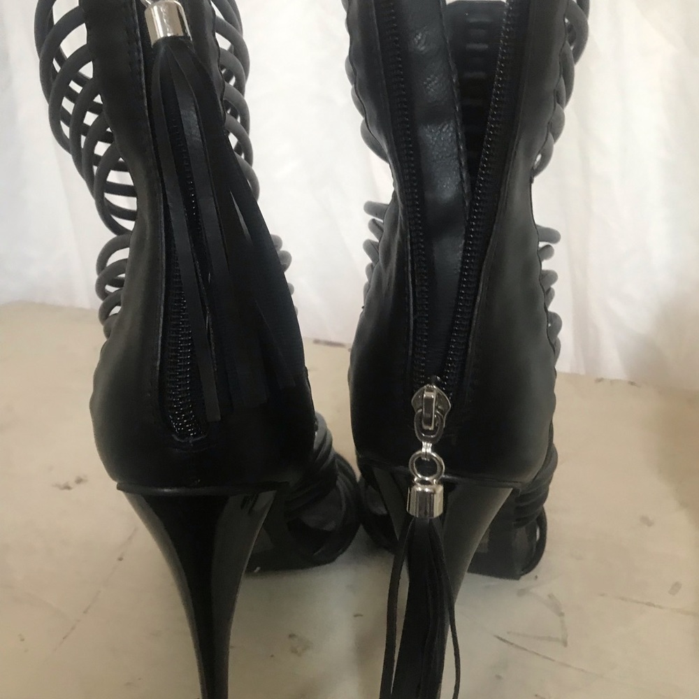 Shoes - Picture 2 of 8